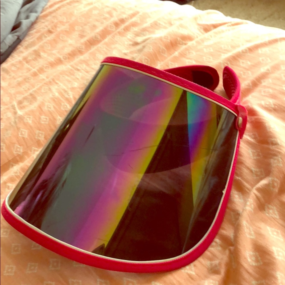 Sun visor